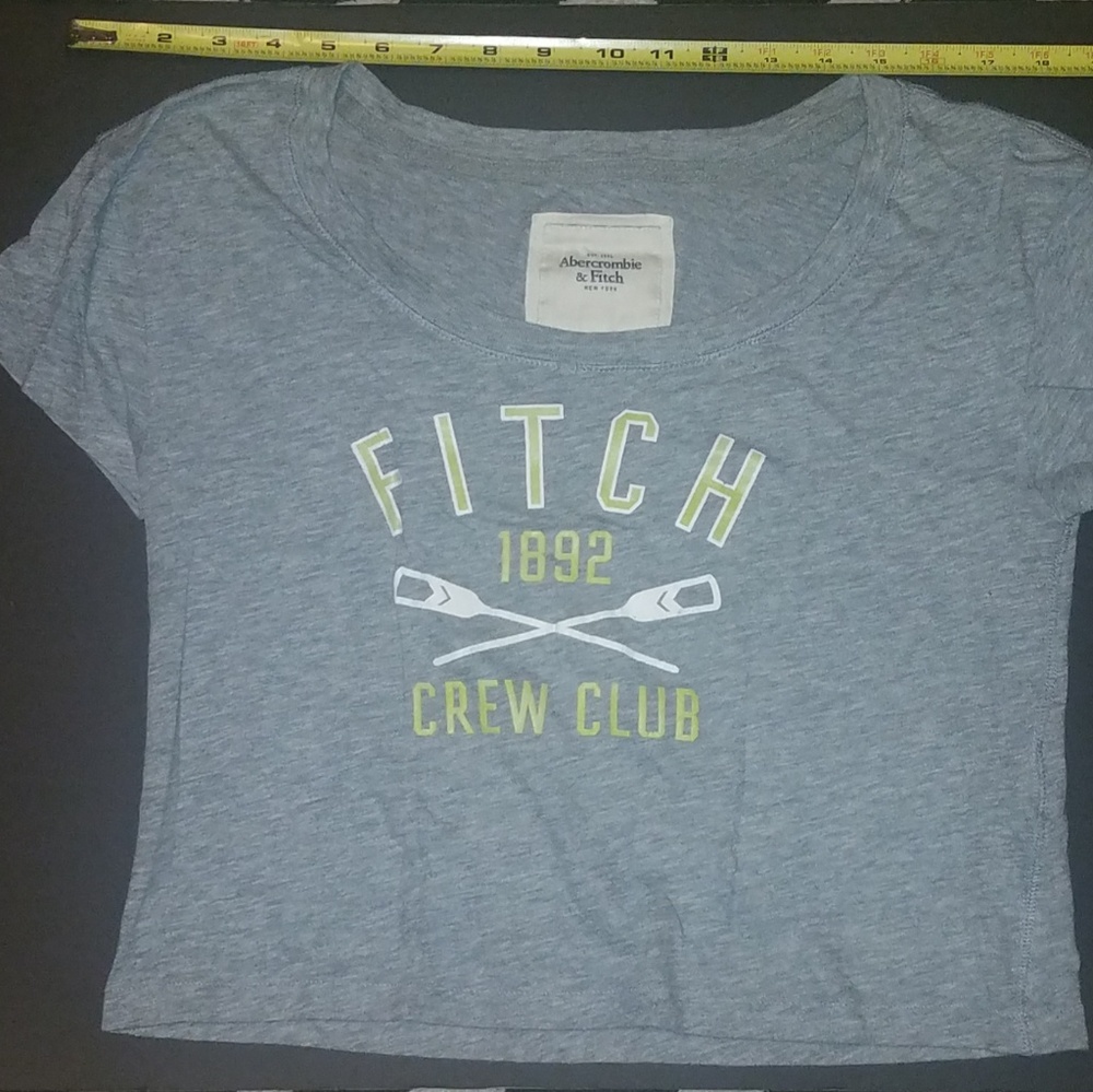 Abercrombie & Fitch cropped t- shirt